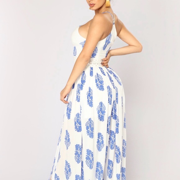 Fashion Nova Women Elegant Maxi Dress blue floral XS. - Picture 6 of 6